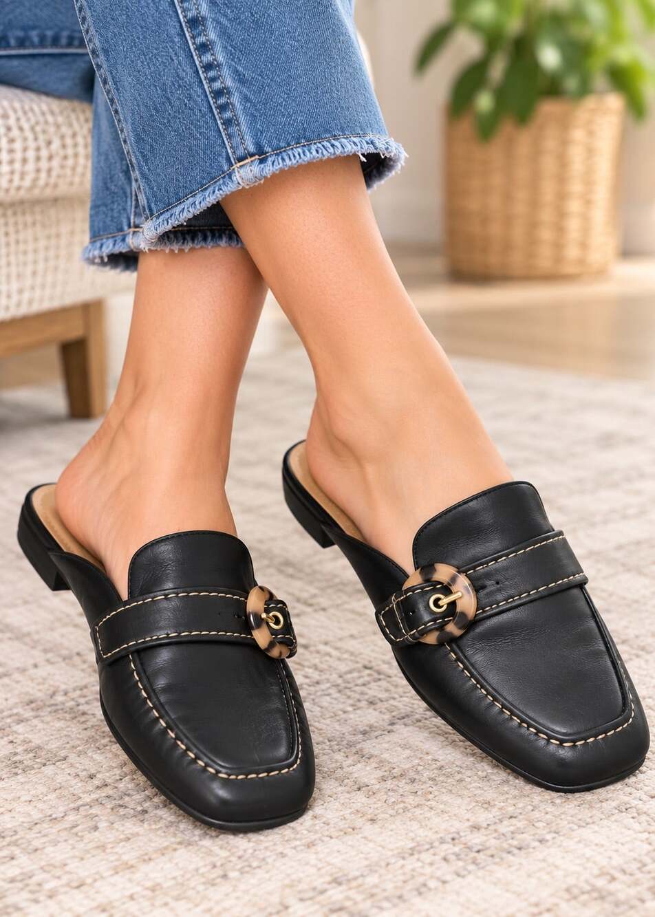 Clarks Lyrical Shine Black Leather Mule Loafers Womens Size 8 Buckle Slip On
